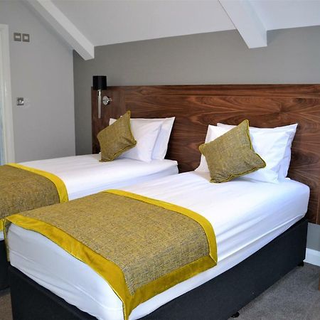New Park Hotel คาร์มาเทน ภายนอก รูปภาพ