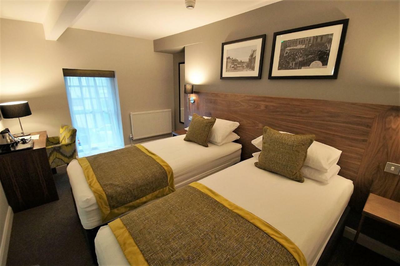 New Park Hotel คาร์มาเทน ภายนอก รูปภาพ