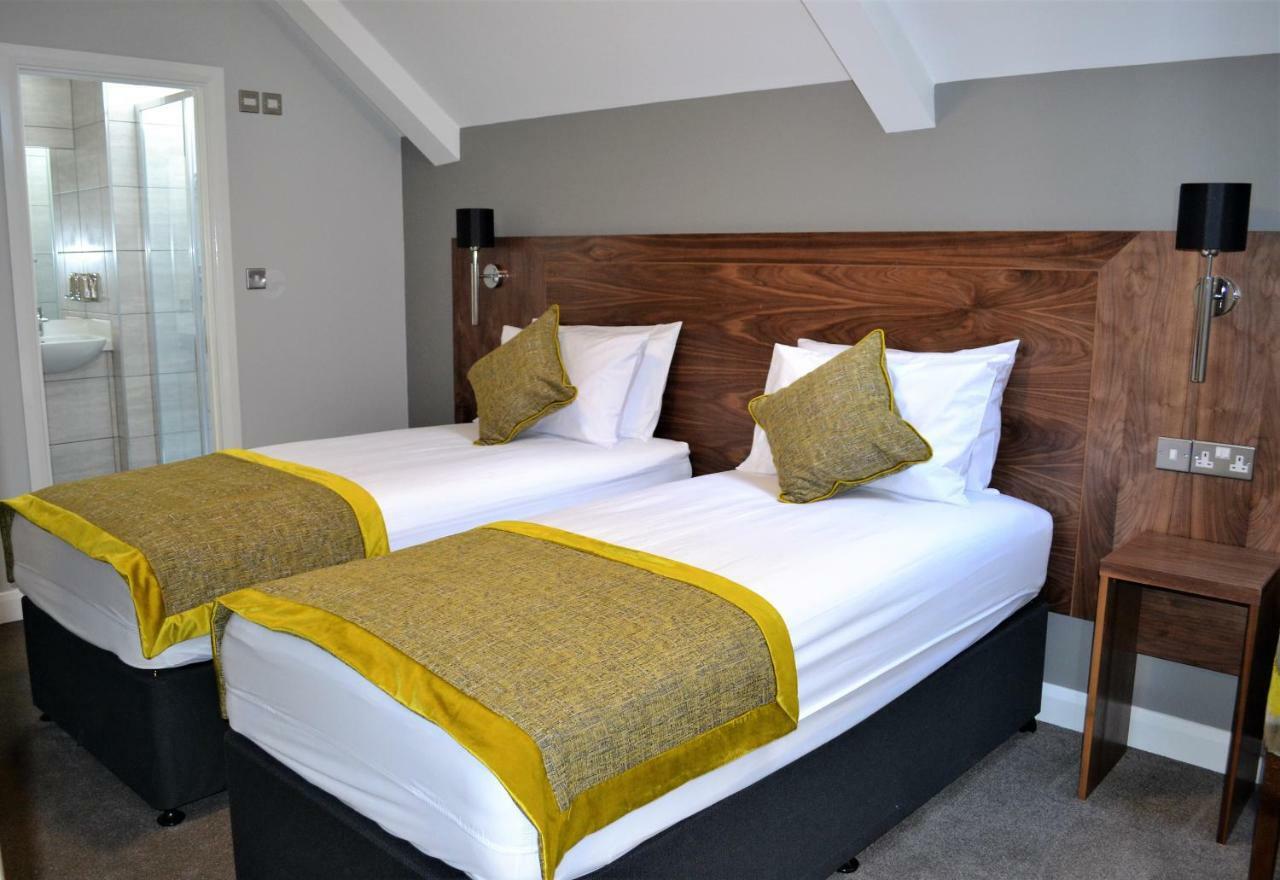 New Park Hotel คาร์มาเทน ภายนอก รูปภาพ