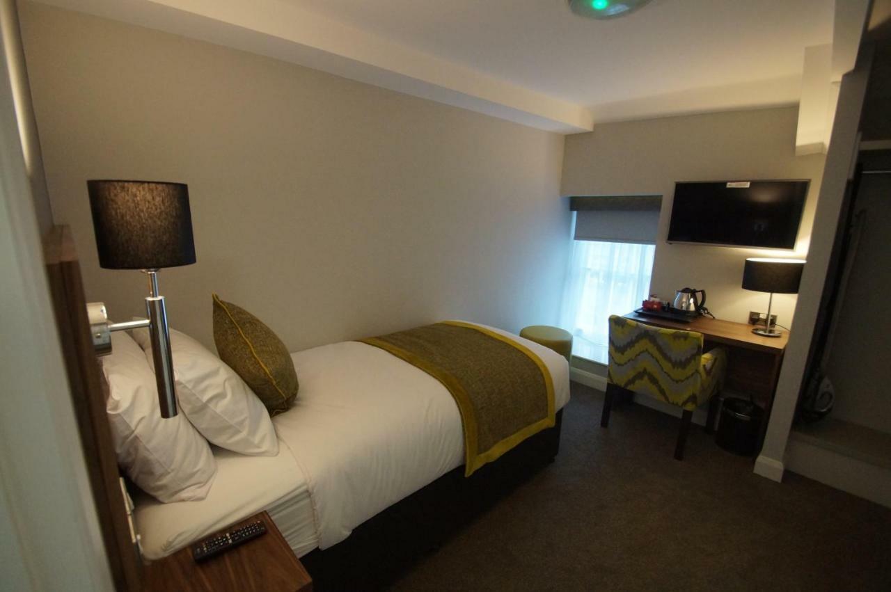 New Park Hotel คาร์มาเทน ภายนอก รูปภาพ