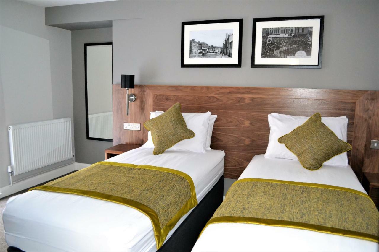 New Park Hotel คาร์มาเทน ภายนอก รูปภาพ